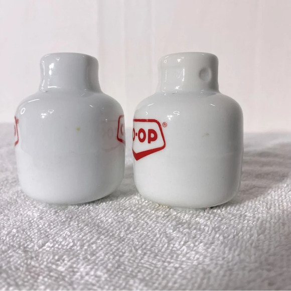 Vintage  White Red Co Op Ceramic Propane Tank Salt & Pepper Shakers - Picture 2 of 8